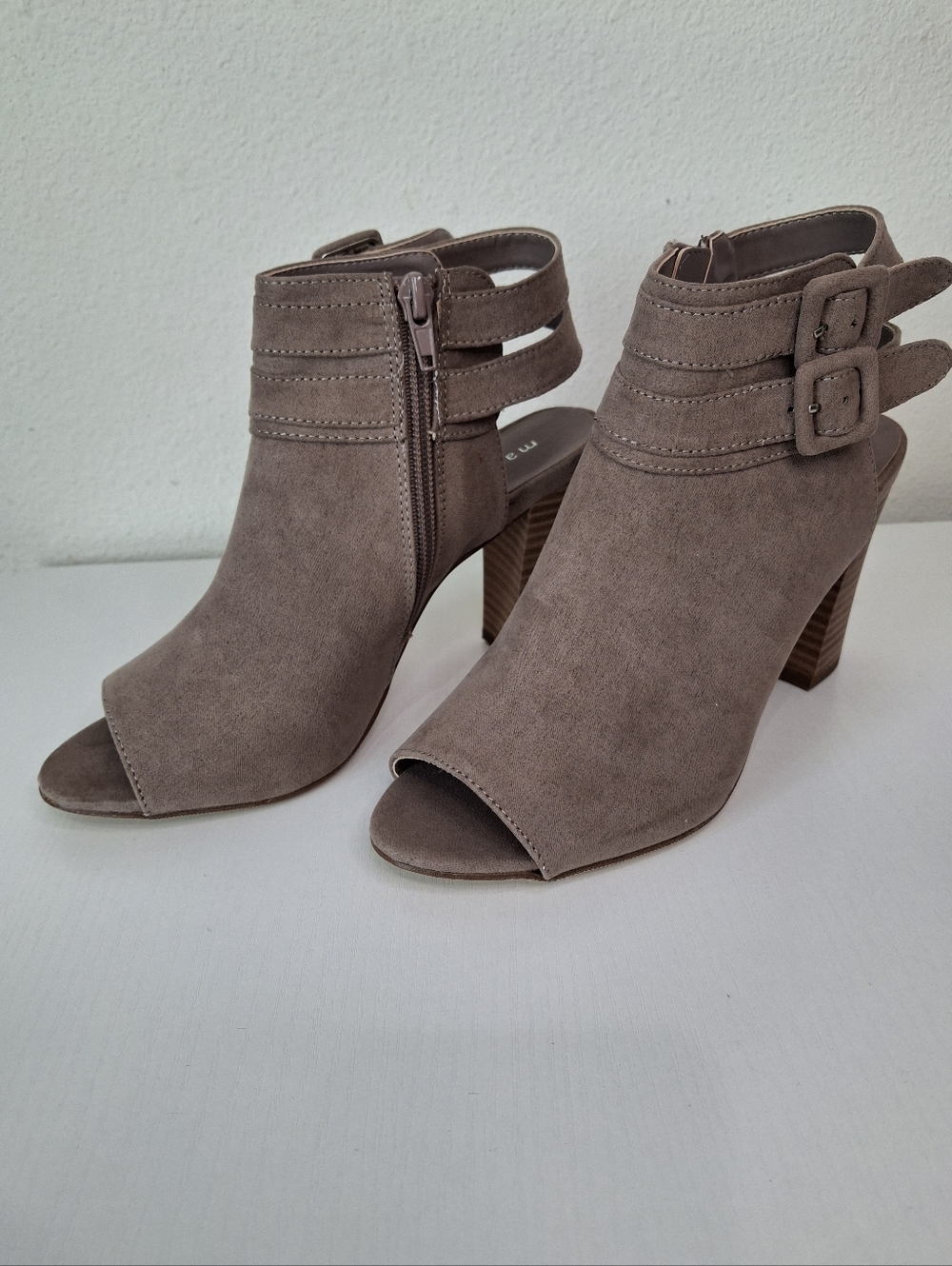 Madden Girl Open-Toe Taupe Suede Block Heel Ankle Booties with Double Strap 7